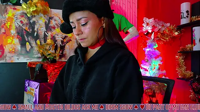 Snapshot of MistressSlut1 chatting on December 24, 11:17 am MistressSlut1 online show from December 24, 11:17 am