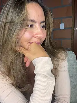 Snapshot of RouseColins chatting on February 14, 1:34 am RouseColins online show from February 14, 1:34 am