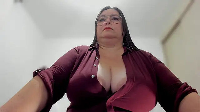 Snapshot of esmeraldamfc chatting on January 11, 12:01 am esmeraldamfc online show from January 11, 12:01 am