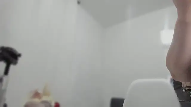 Snapshot of esmeraldamfc chatting on February 12, 12:05 am esmeraldamfc online show from February 12, 12:05 am