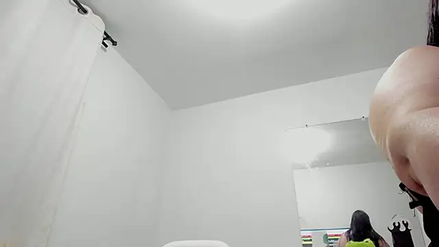 Snapshot of esmeraldamfc chatting on March 4, 12:29 am esmeraldamfc online show from March 4, 12:29 am