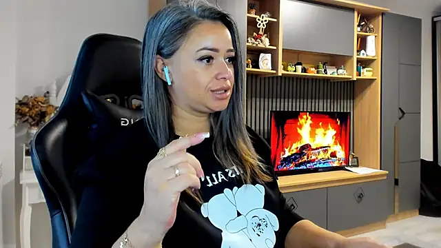 Claire95  online show from October 22, 4:24 am