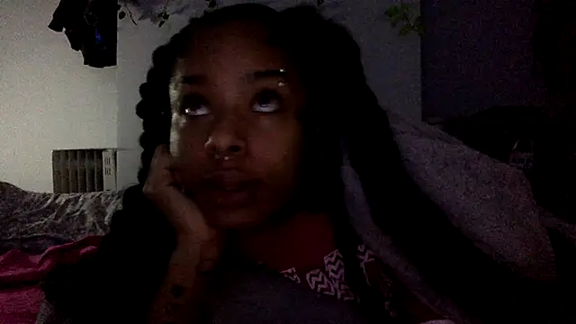 CutieFrmthehood online show from February 8, 4:05 am