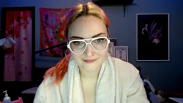 Snapshot of JenniferGwen chatting on February 18, 3:42 am JenniferGwen online show from February 18, 3:42 am