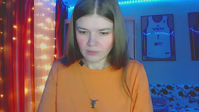 Snapshot of Klementa chatting on October 31, 6:31 pm Klementa online show from October 31, 6:31 pm