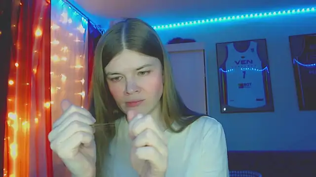 Snapshot of Klementa chatting on November 29, 6:44 pm Klementa online show from November 29, 6:44 pm