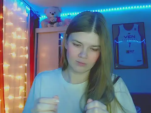 Snapshot of Klementa chatting on November 30, 6:45 pm Klementa online show from November 30, 6:45 pm