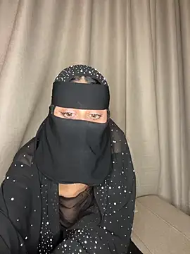 Snapshot of arabiaAna chatting on February 14, 12:18 am arabiaAna online show from February 14, 12:18 am