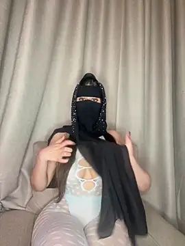 Snapshot of arabiaAna chatting on March 21, 12:37 am arabiaAna online show from March 21, 12:37 am