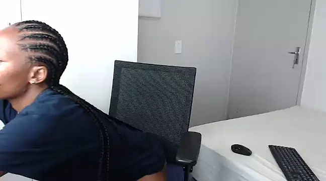 QUEENMANDYY online show from January 16, 5:44 pm