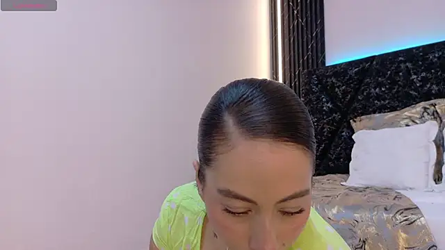Snapshot of niky_smit chatting on January 23, 11:48 am niky smit online show from January 23, 11:48 am
