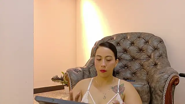 Snapshot of niky_smit chatting on February 25, 11:52 am niky smit online show from February 25, 11:52 am