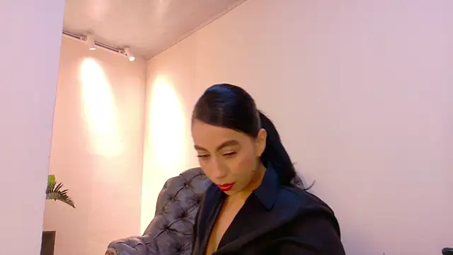 Snapshot of niky_smit chatting on October 13, 10:59 am niky smit online show from October 13, 10:59 am