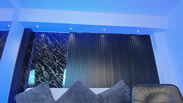 miataylorr1 online show from January 10, 6:17 pm