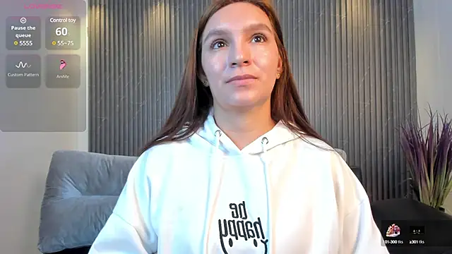 miataylorr1 online show from March 3, 12:27 pm