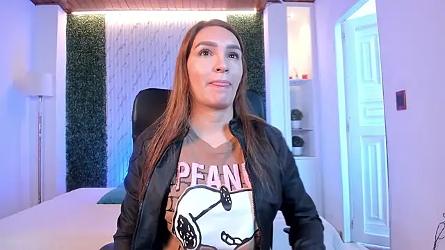 miataylorr1 online show from October 9, 12:03 pm