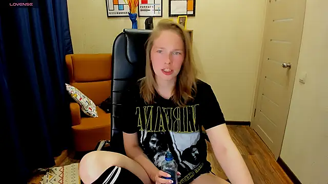 fiona Love online show from May 2, 8:14 pm