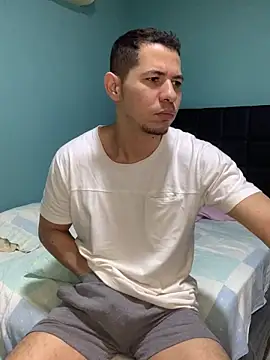 Snapshot of steven_clain chatting on February 14, 9:03 am steven clain online show from February 14, 9:03 am