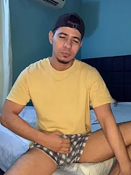 Snapshot of steven_clain chatting on March 10, 10:59 am steven clain online show from March 10, 10:59 am