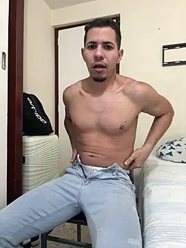 Snapshot of steven_clain chatting on September 27, 7:35 am steven clain online show from September 27, 7:35 am