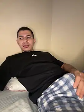 Snapshot of steven_clain chatting on November 4, 12:10 am steven clain online show from November 4, 12:10 am