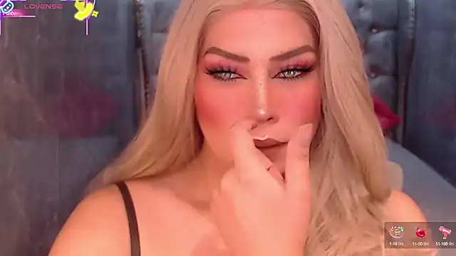 QUEEN GIAMOORE69 online show from September 23, 7:28 pm