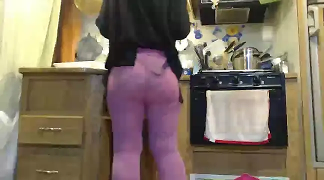 sexyinpantyhose online show from March 16, 7:15 am