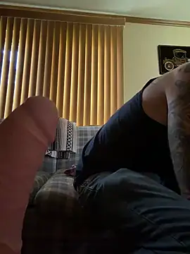 Snapshot of Mackwood89 chatting on May 20, 3:18 pm Mackwood89 online show from May 20, 3:18 pm