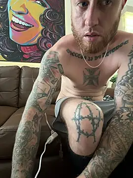 Snapshot of Mackwood89 chatting on June 24, 4:28 pm Mackwood89 online show from June 24, 4:28 pm