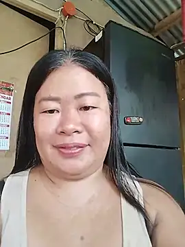 Snapshot of lickmepussy21 chatting on July 21, 12:57 am lickmepussy21 online show from July 21, 12:57 am