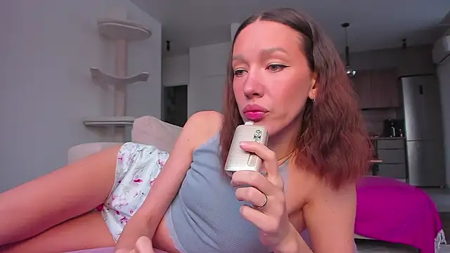 Snapshot of bestfootfetish chatting on February 16, 8:21 am bestfootfetish online show from February 16, 8:21 am