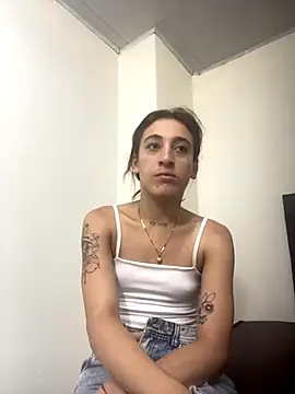 Snapshot of andreahhill chatting on October 29, 7:48 pm andreahhill online show from October 29, 7:48 pm