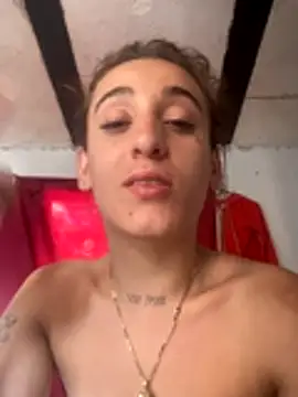 Snapshot of andreahhill chatting on October 31, 9:05 pm andreahhill online show from October 31, 9:05 pm