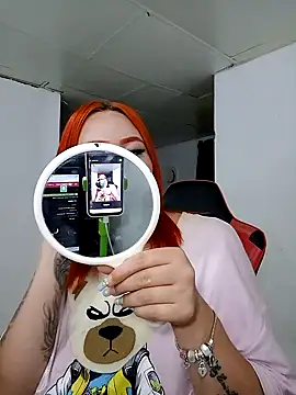 Snapshot of mia_anyeli chatting on December 20, 6:13 pm mia anyeli online show from December 20, 6:13 pm