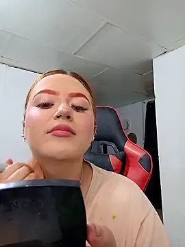 Snapshot of mia_anyeli chatting on February 21, 7:43 pm mia anyeli online show from February 21, 7:43 pm