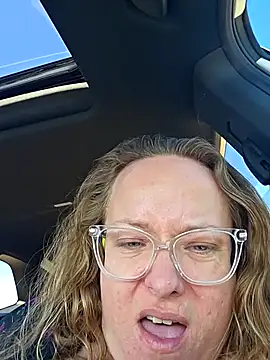 Snapshot of julimonroe chatting on March 13, 6:23 pm julimonroe online show from March 13, 6:23 pm