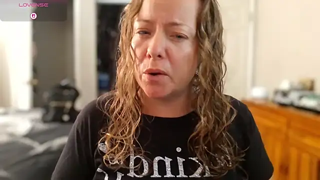 Snapshot of julimonroe chatting on September 9, 3:00 pm julimonroe online show from September 9, 3:00 pm