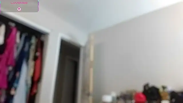 Snapshot of julimonroe chatting on September 11, 3:01 pm julimonroe online show from September 11, 3:01 pm