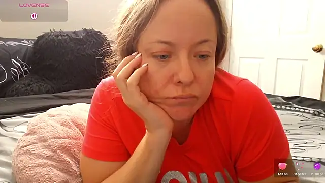 Snapshot of julimonroe chatting on September 16, 3:02 pm julimonroe online show from September 16, 3:02 pm