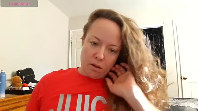 Snapshot of julimonroe chatting on September 23, 2:53 pm julimonroe online show from September 23, 2:53 pm