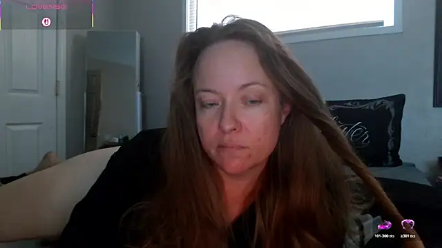 Snapshot of julimonroe chatting on November 11, 4:07 pm julimonroe online show from November 11, 4:07 pm