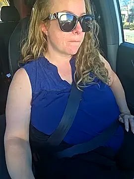 Snapshot of julimonroe chatting on November 13, 5:56 pm julimonroe online show from November 13, 5:56 pm