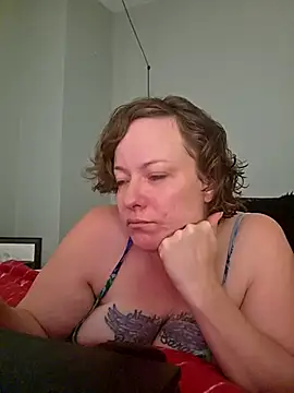 julimonroe online show from April 22, 2:47 am