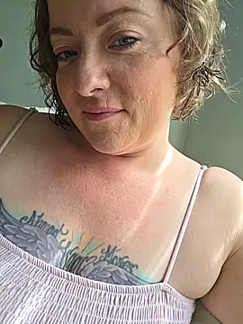 julimonroe online show from May 26, 3:19 pm