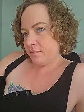 julimonroe online show from June 3, 4:01 pm