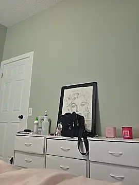 julimonroe online show from June 8, 1:28 am