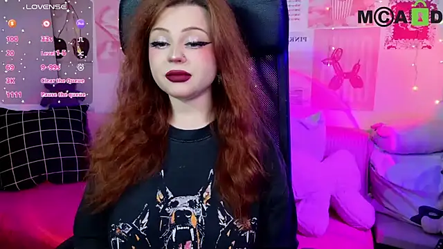 StellaMilla online show from July 18, 11:30 pm