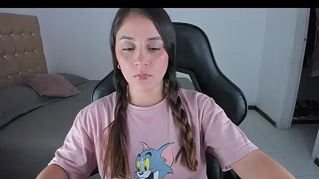 EmmaGrace1999 online show from December 6, 4:03 am