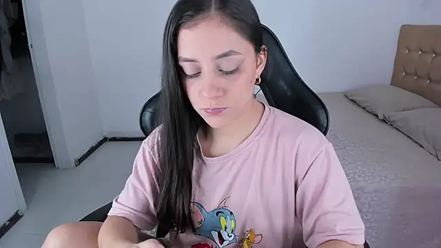 EmmaGrace1999 online show from October 23, 4:50 pm