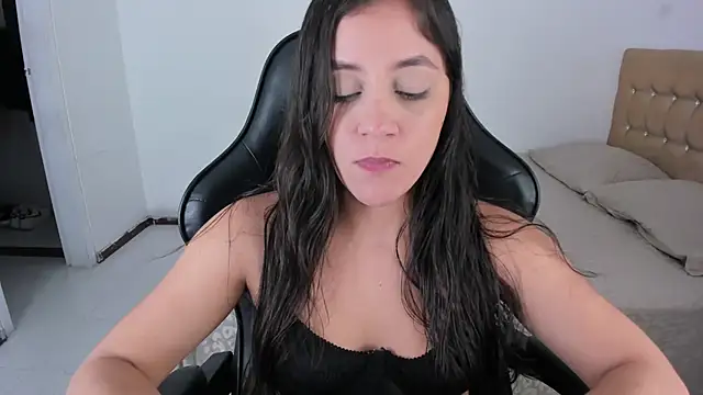 EmmaGrace1999 online show from March 22, 1:31 am